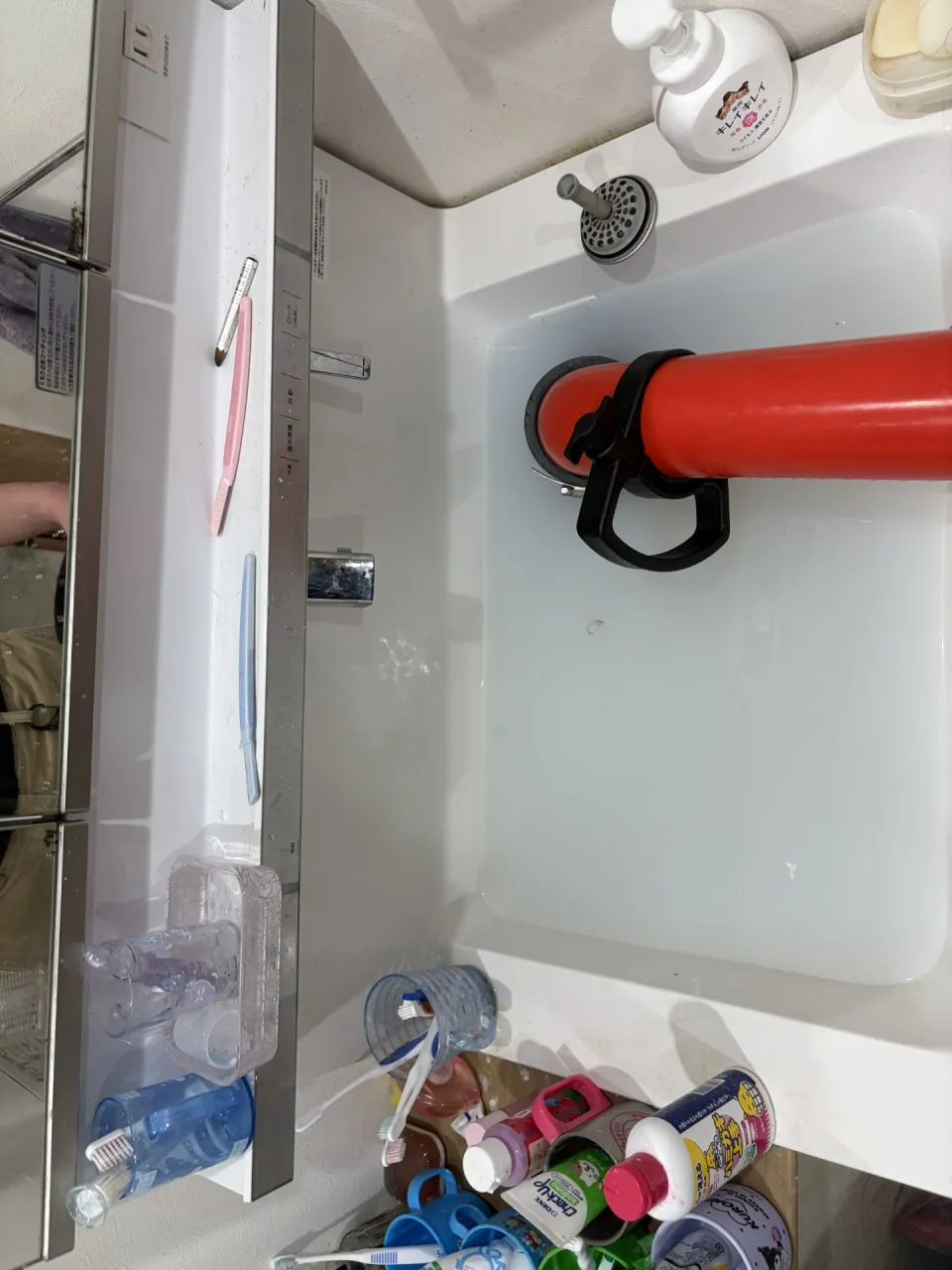 洗面台排水詰まり除去作業